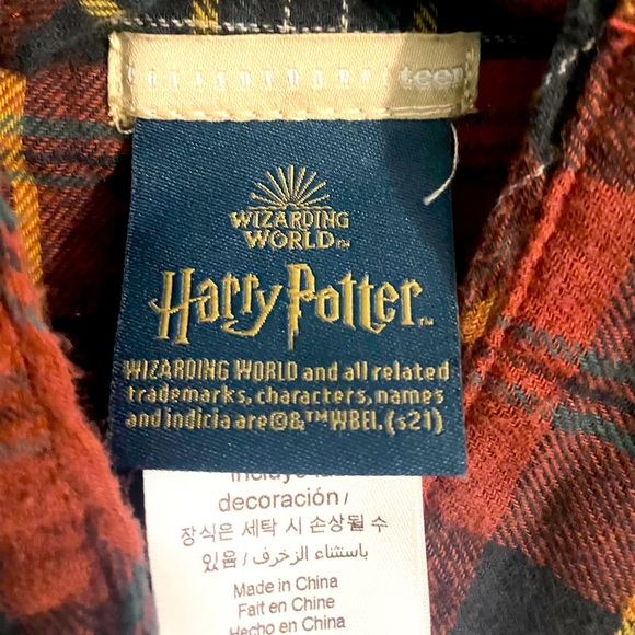 Pottery Barn Teens Harry Potter Gryffindor House Flannel Night Shirt - Picture 4 of 6